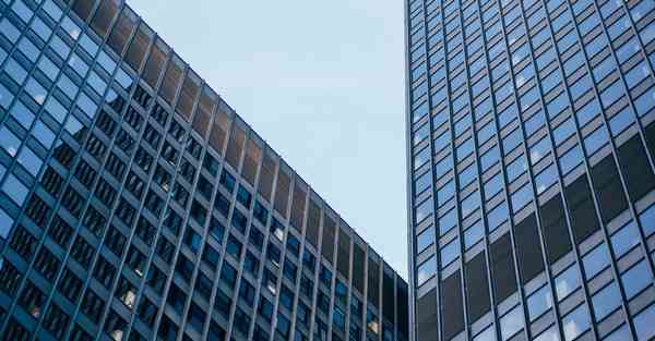 潜伏式机器人智能搬运设备