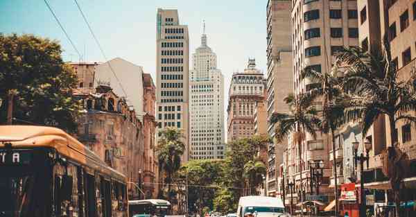 室内智能配送机器人：现代物流行业的新助力