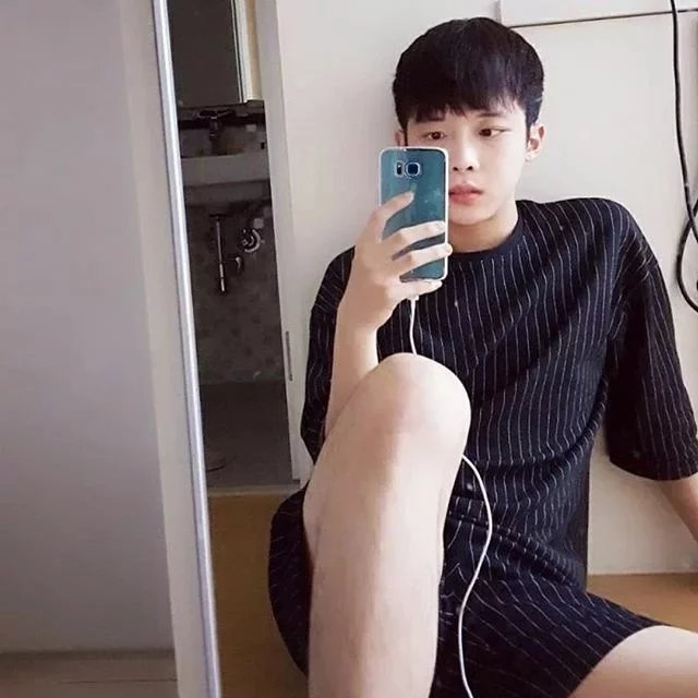 曲妍睿林