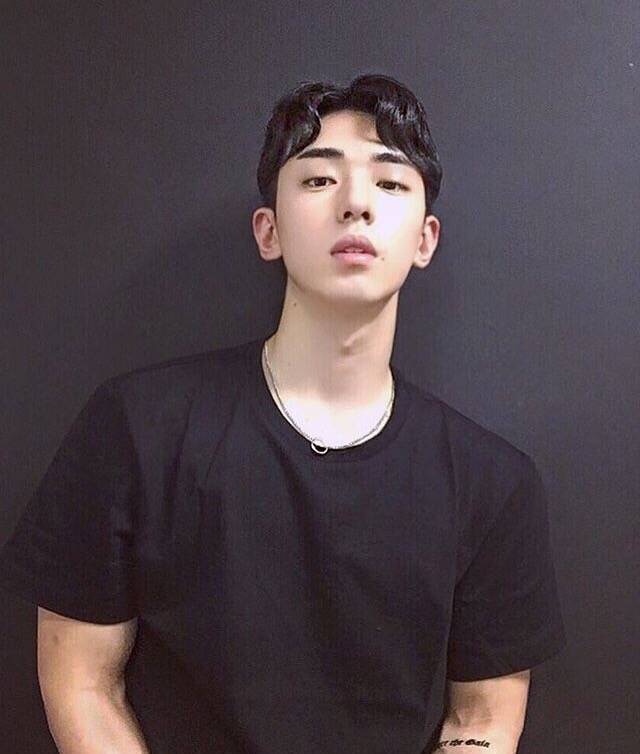 贡丽韦钧