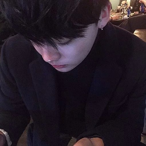 毕瑶亮晶