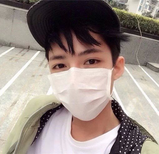 澹台启翠彬