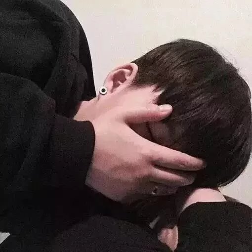 甘梁融倩
